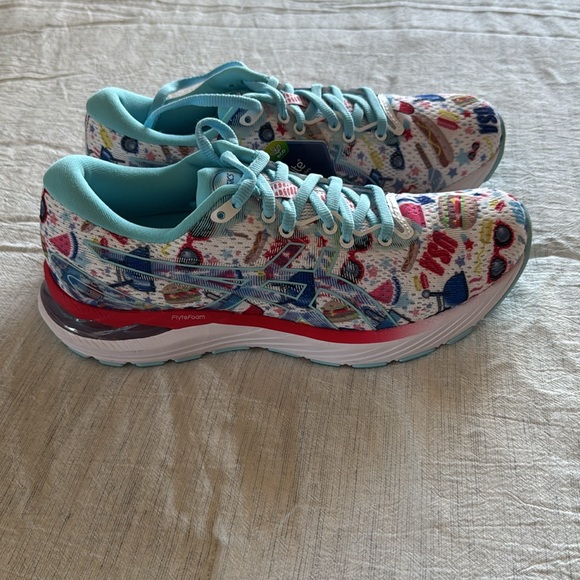 NWT ASICS Gel Cumulus 23 4th of July/BBQ/Summer print, women’s size 7.5 - Picture 2 of 3